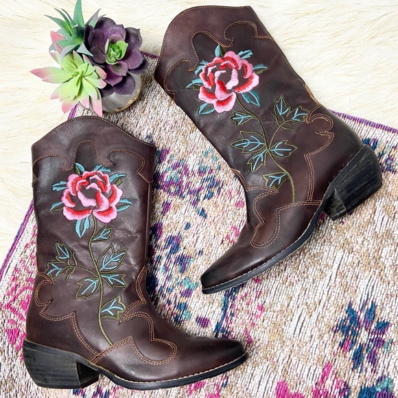 Spring Step Shoes - Spring Step•Cheyenne embroidered western boot